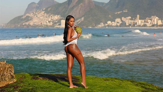 Atriz pornô garota de programa no RJ - Indyara Dourado